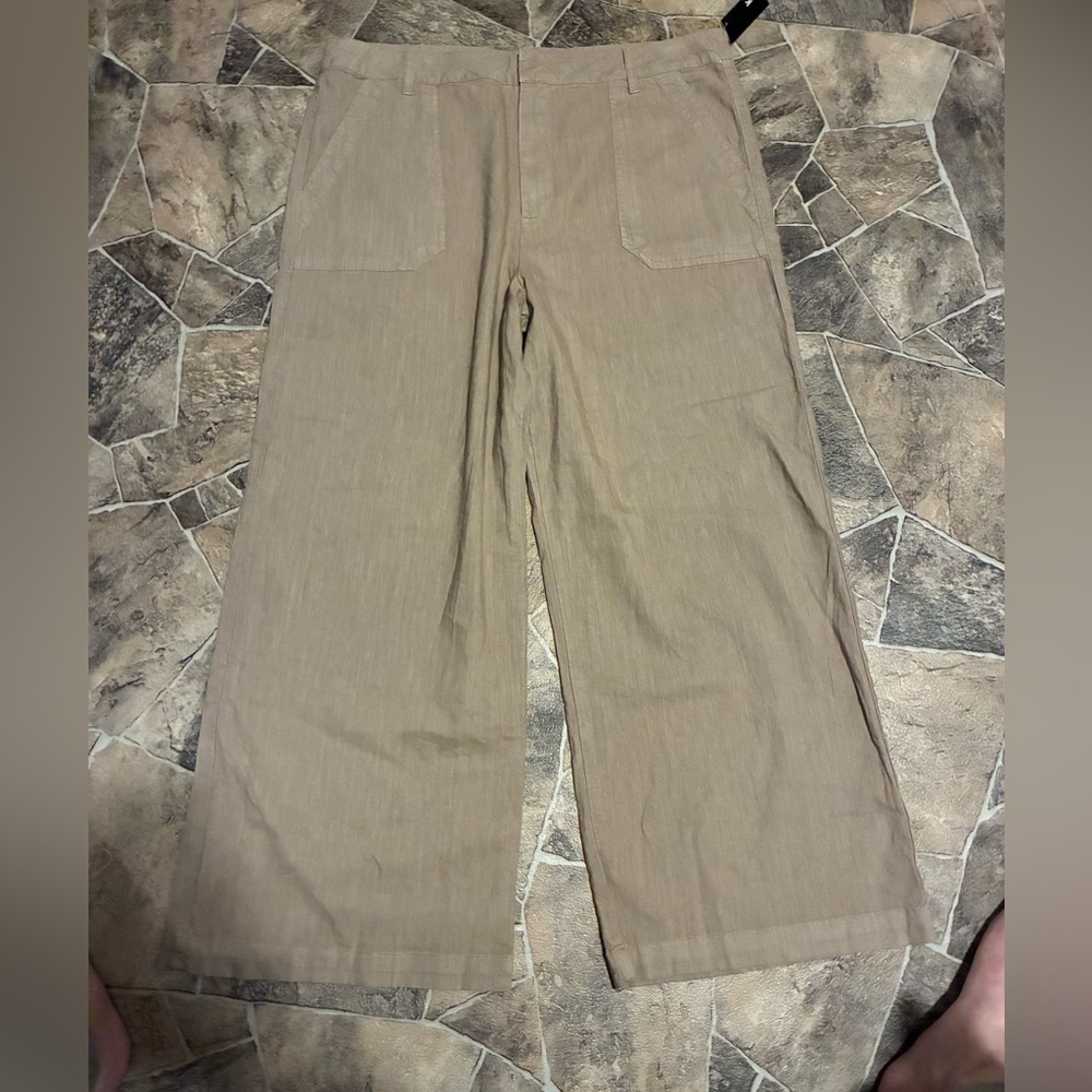 Kut from the Kloth. Tan Linen Wide leg Pants. New with tags size 14